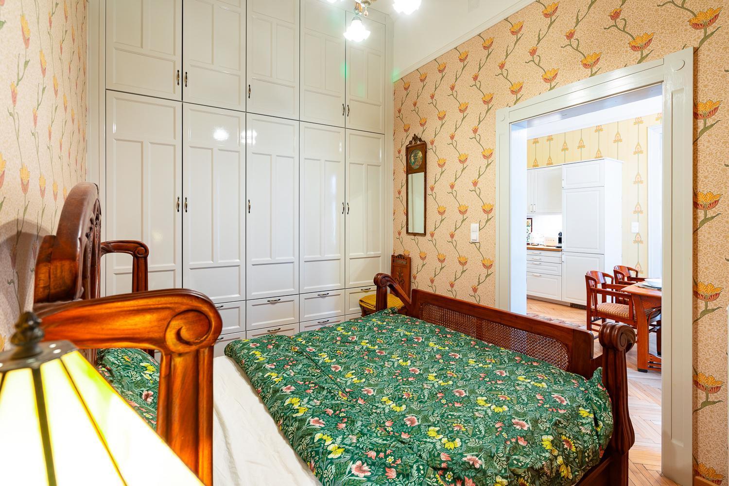 Luxury Art Nouveau Next To Parliament Building Apartment *