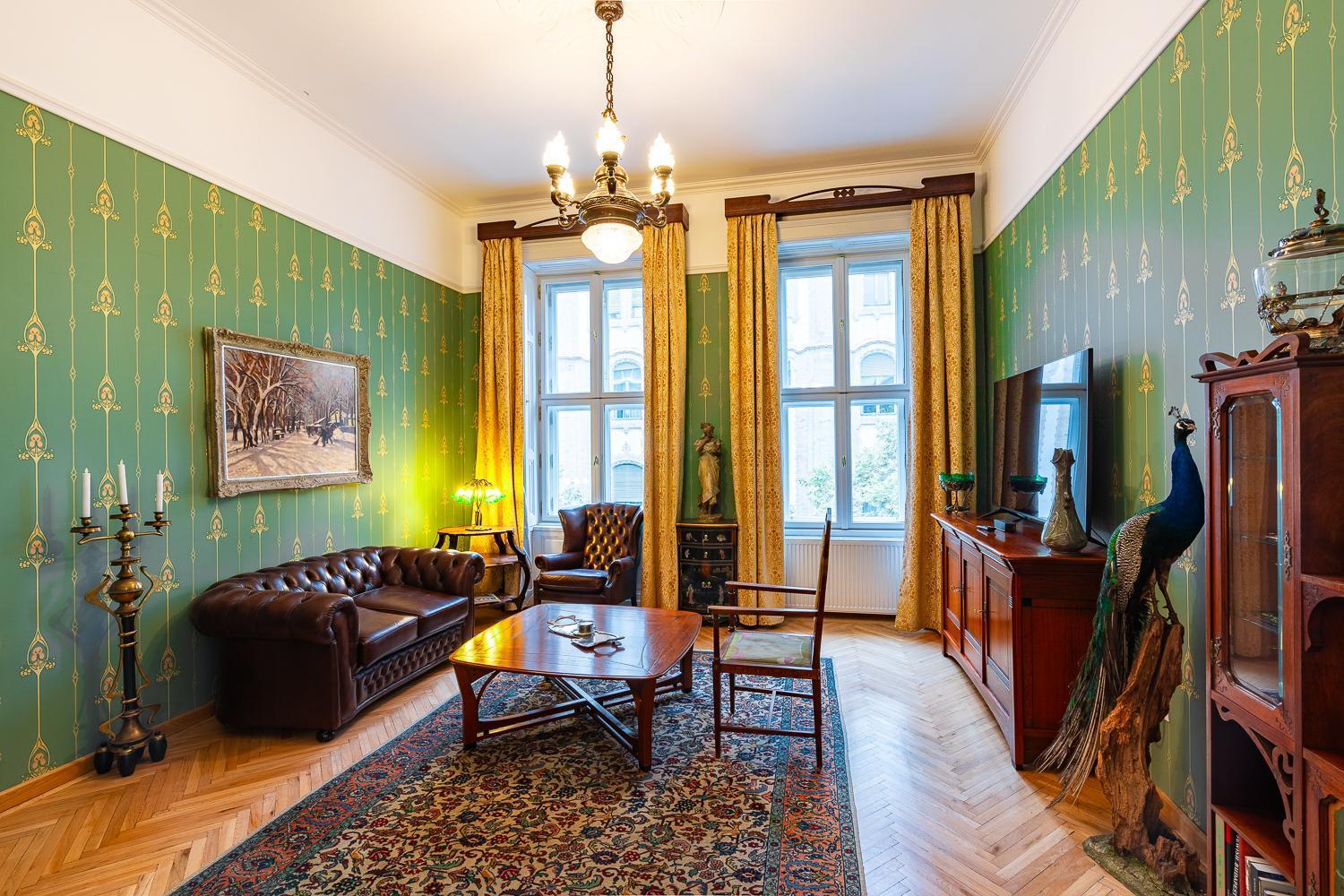 Luxury Art Nouveau Next To Parliament Building Apartment