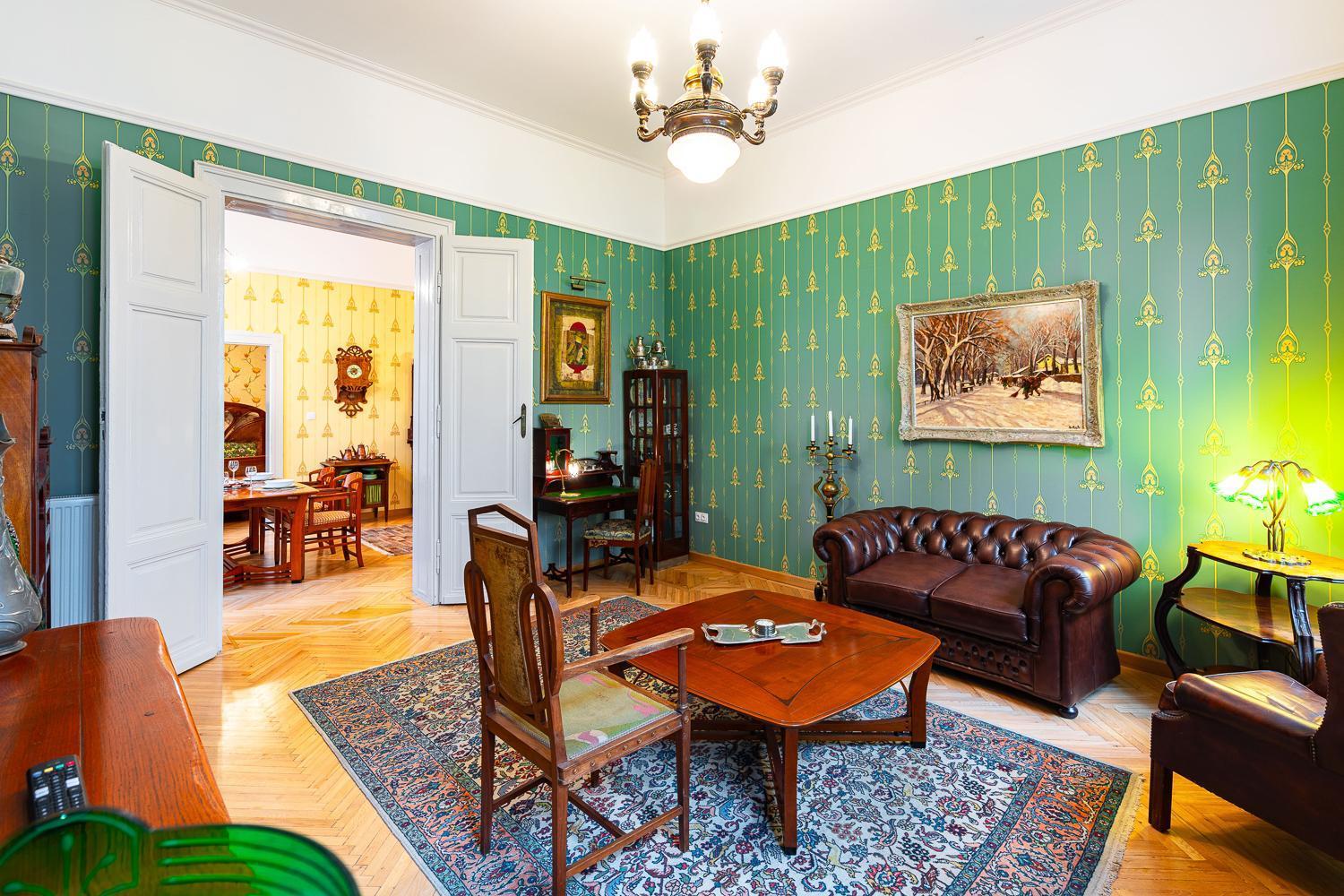 Luxury Art Nouveau Next To Parliament Building Apartment