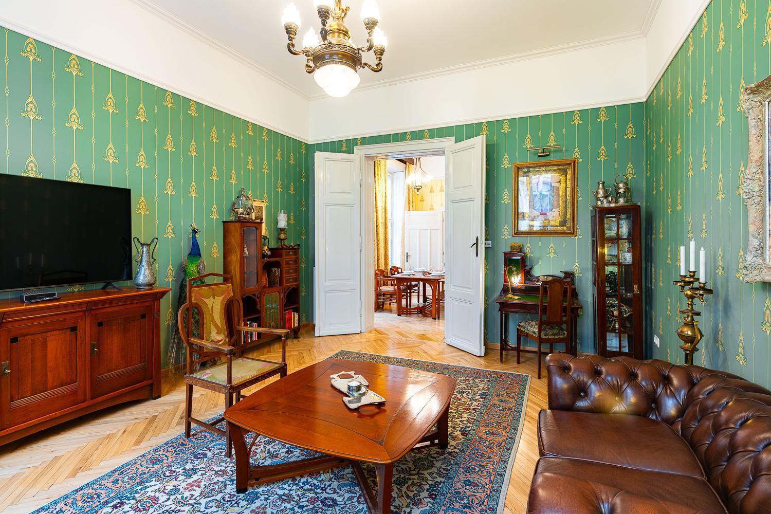 Apartment Luxury Art Nouveau Next To Parliament Building *